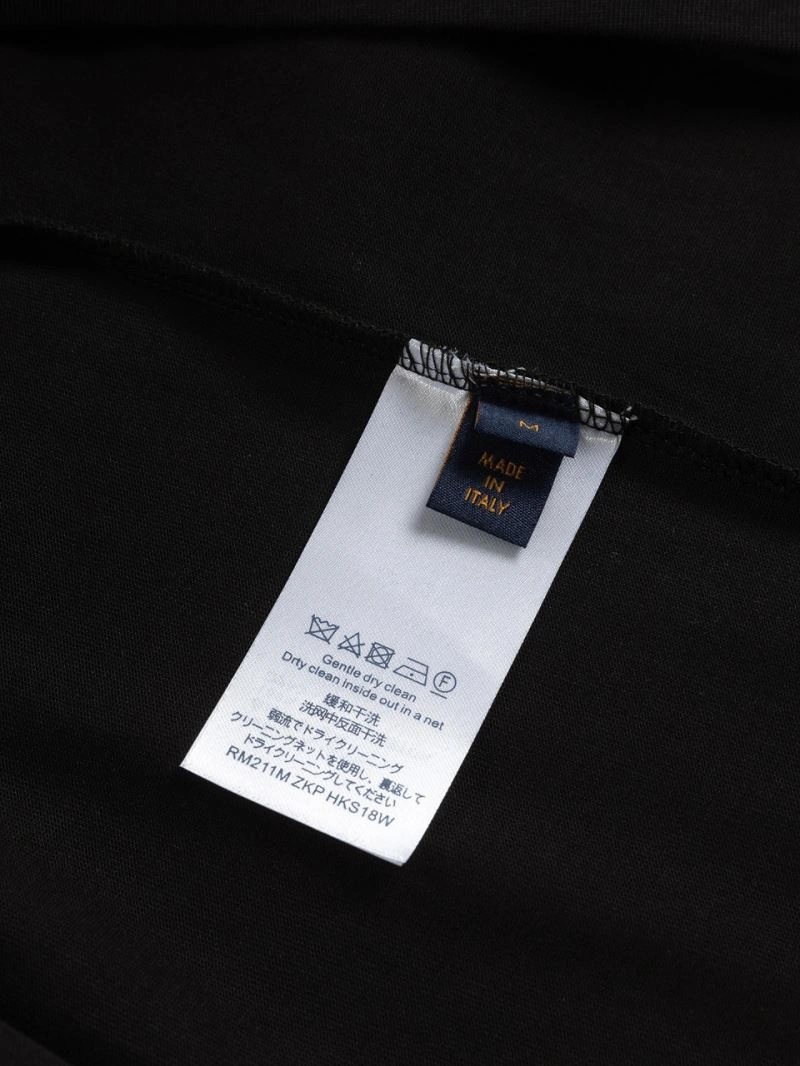 Functional Louis Vuitton T-Shirts 133181