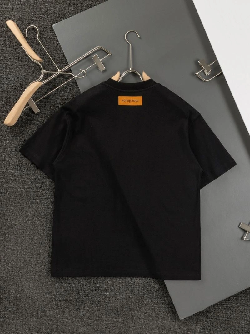 Functional Louis Vuitton T-Shirts 133181