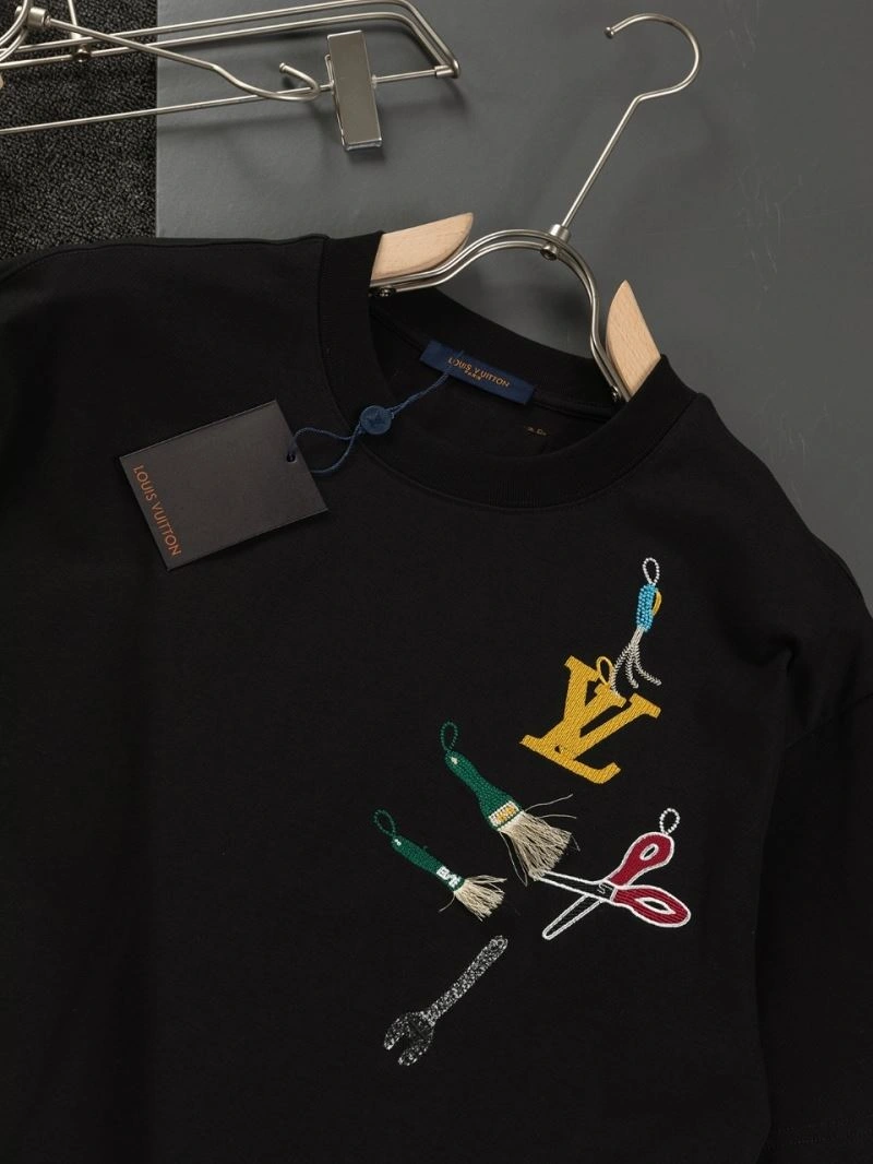 Functional Louis Vuitton T-Shirts 133181