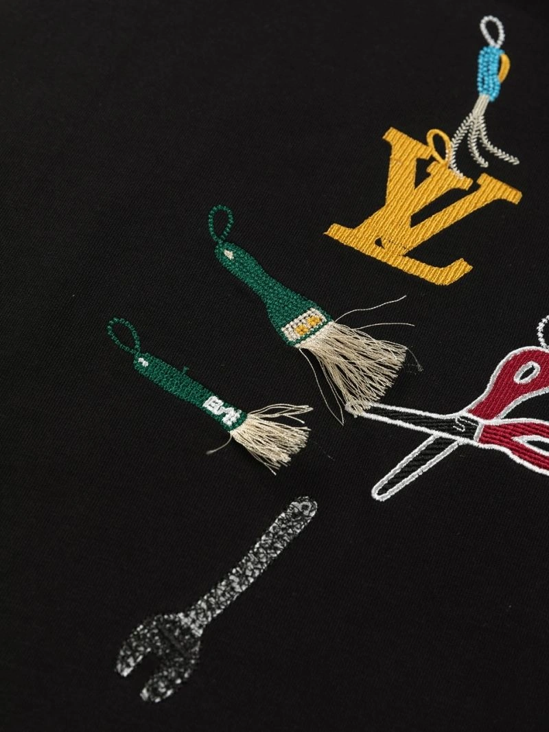 Functional Louis Vuitton T-Shirts 133181
