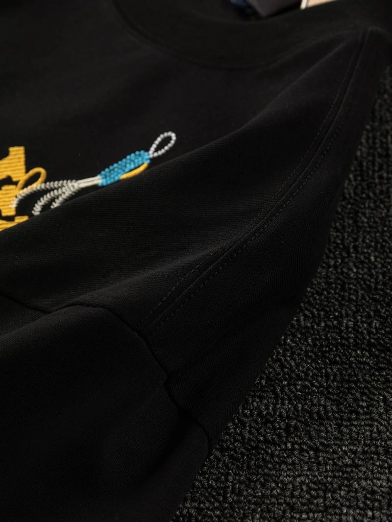 Functional Louis Vuitton T-Shirts 133181