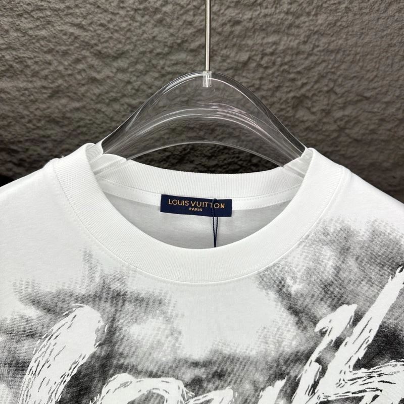 Timeless Louis Vuitton T-Shirts 133175