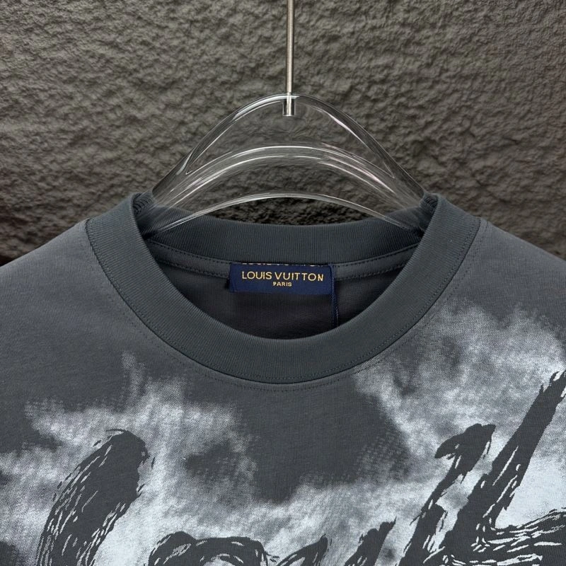 Refined Louis Vuitton T-Shirts 133187