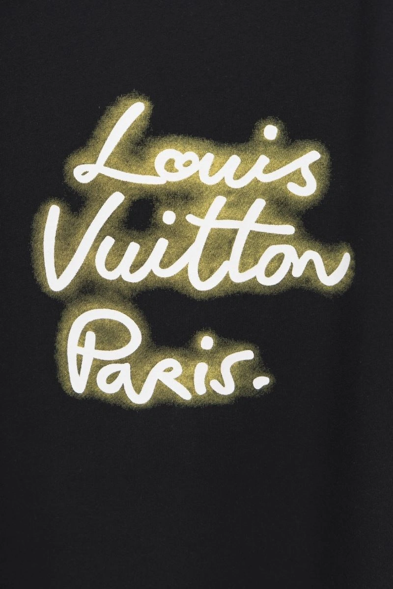 Louis Vuitton T-Shirts Resilient 133176