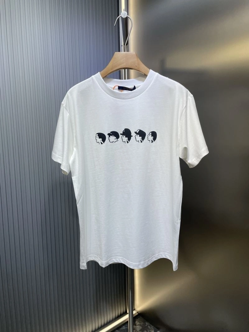 Stylish Louis Vuitton T-Shirts 133172