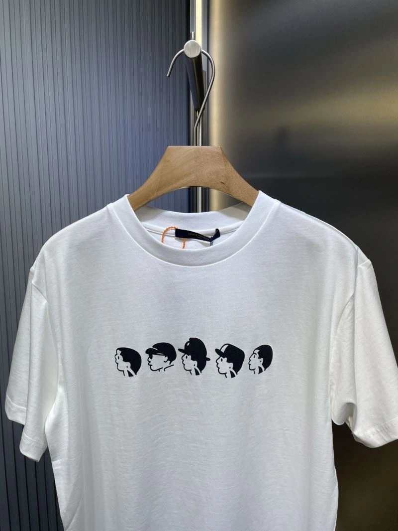 Stylish Louis Vuitton T-Shirts 133172