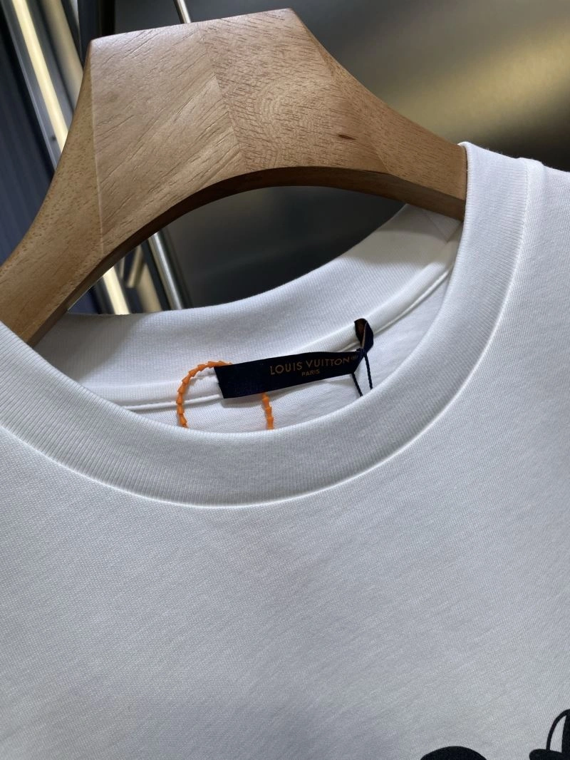 Stylish Louis Vuitton T-Shirts 133172