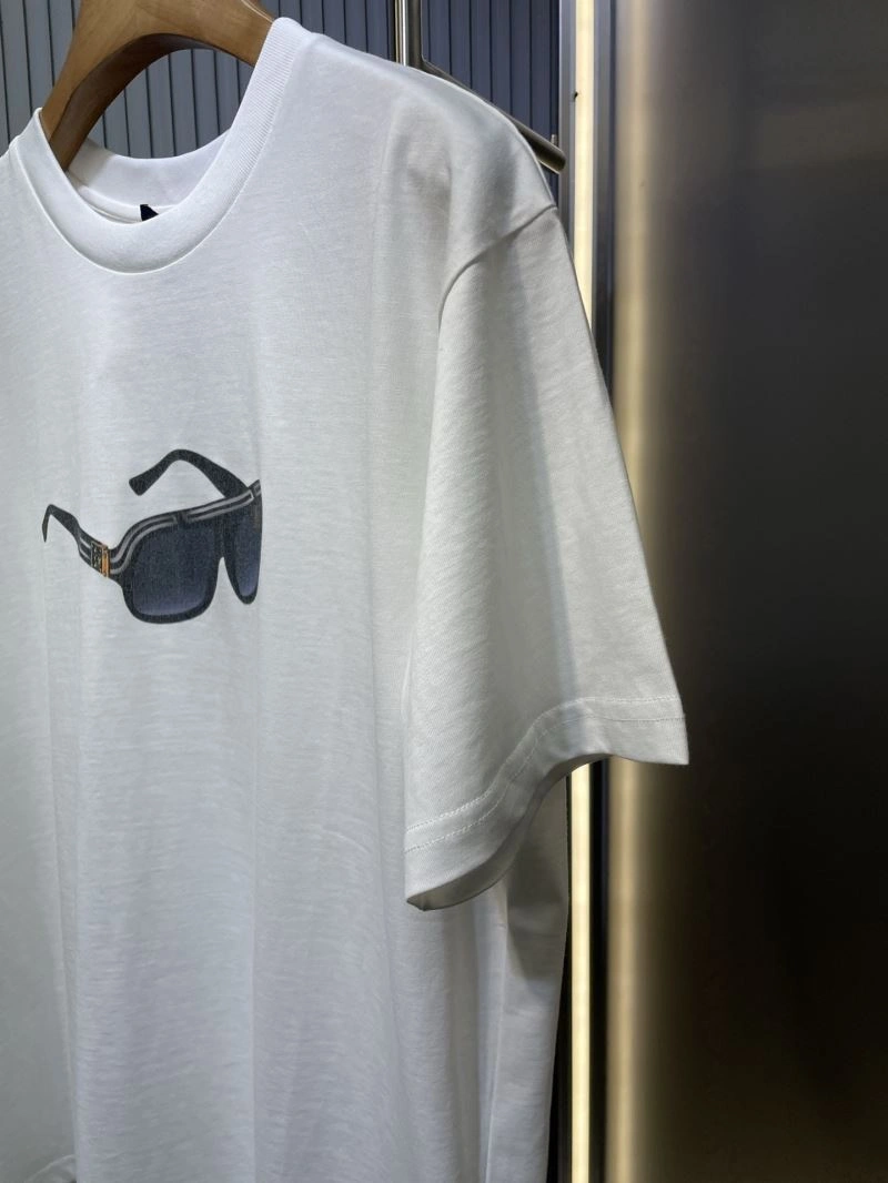 Contemporary Louis Vuitton T-Shirts 133166