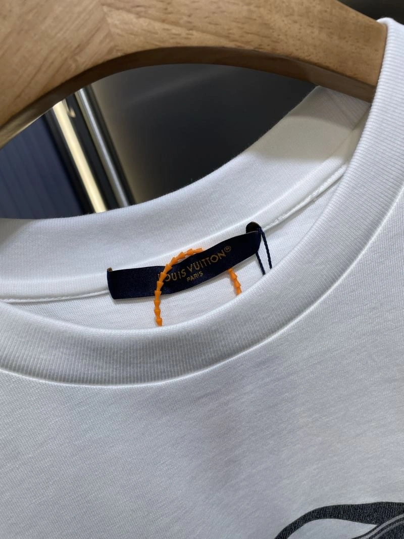 Contemporary Louis Vuitton T-Shirts 133166
