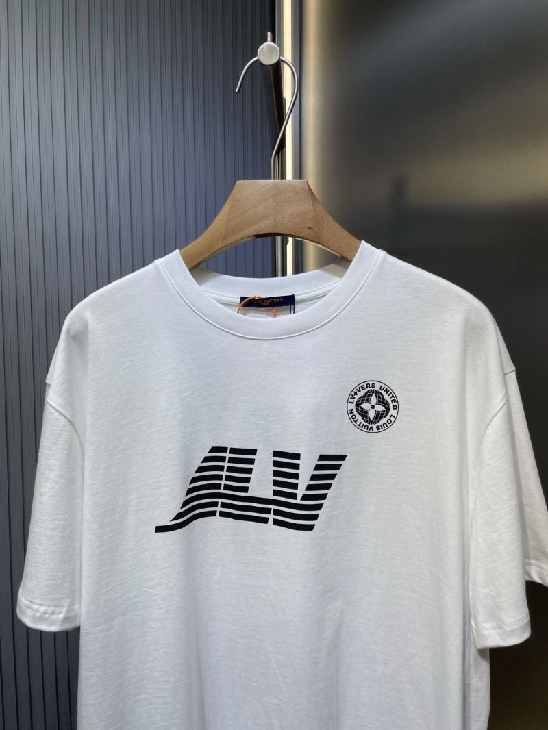 Louis Vuitton T-Shirts Sporty 133159