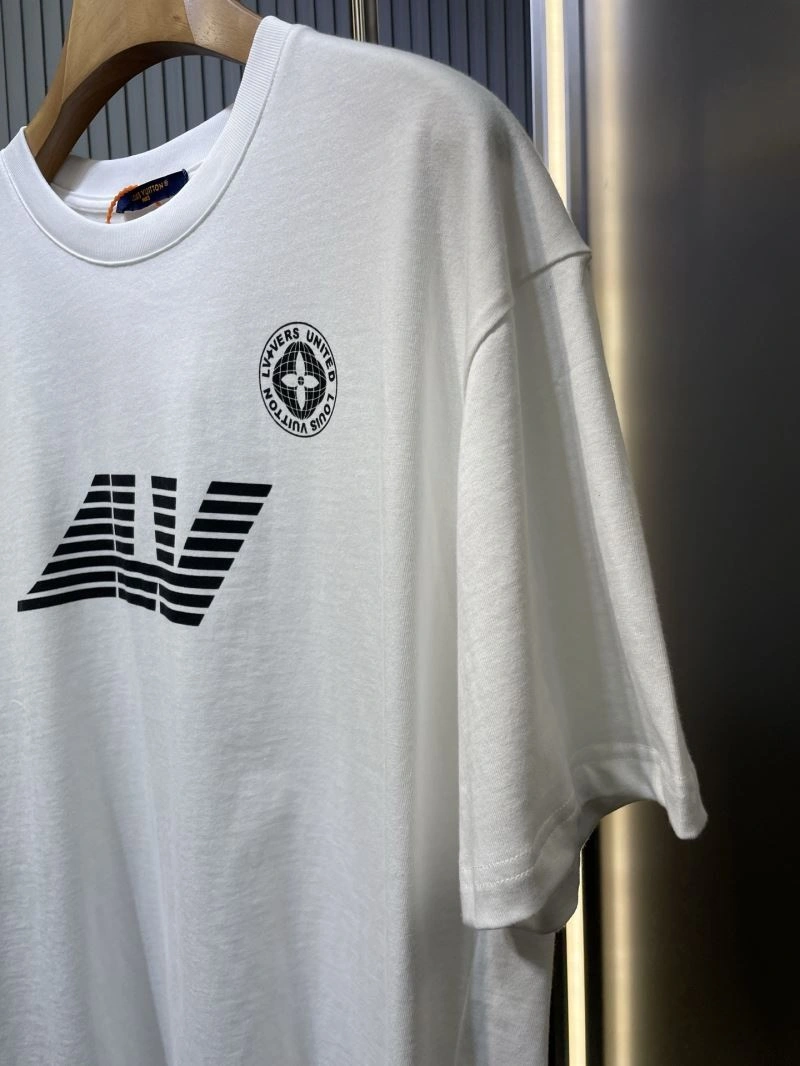 Louis Vuitton T-Shirts Sporty 133159