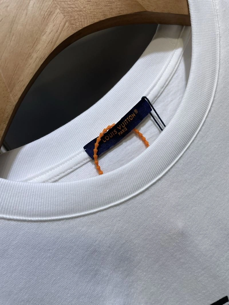 Louis Vuitton T-Shirts Sporty 133159