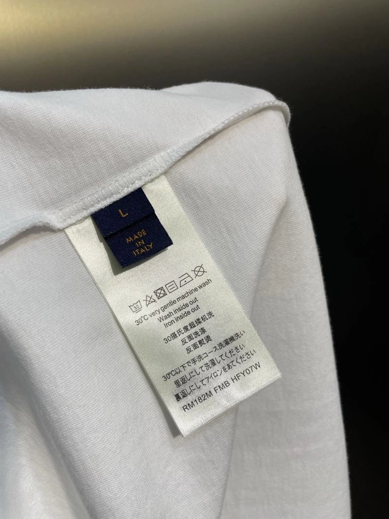 Louis Vuitton T-Shirts Sporty 133159