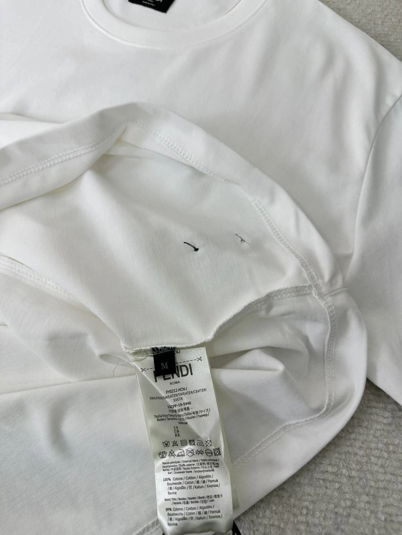 Unisex Louis Vuitton T-Shirts 133148