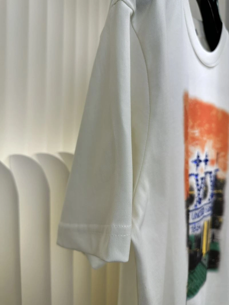 UrbanChic Louis Vuitton T-Shirts 132664