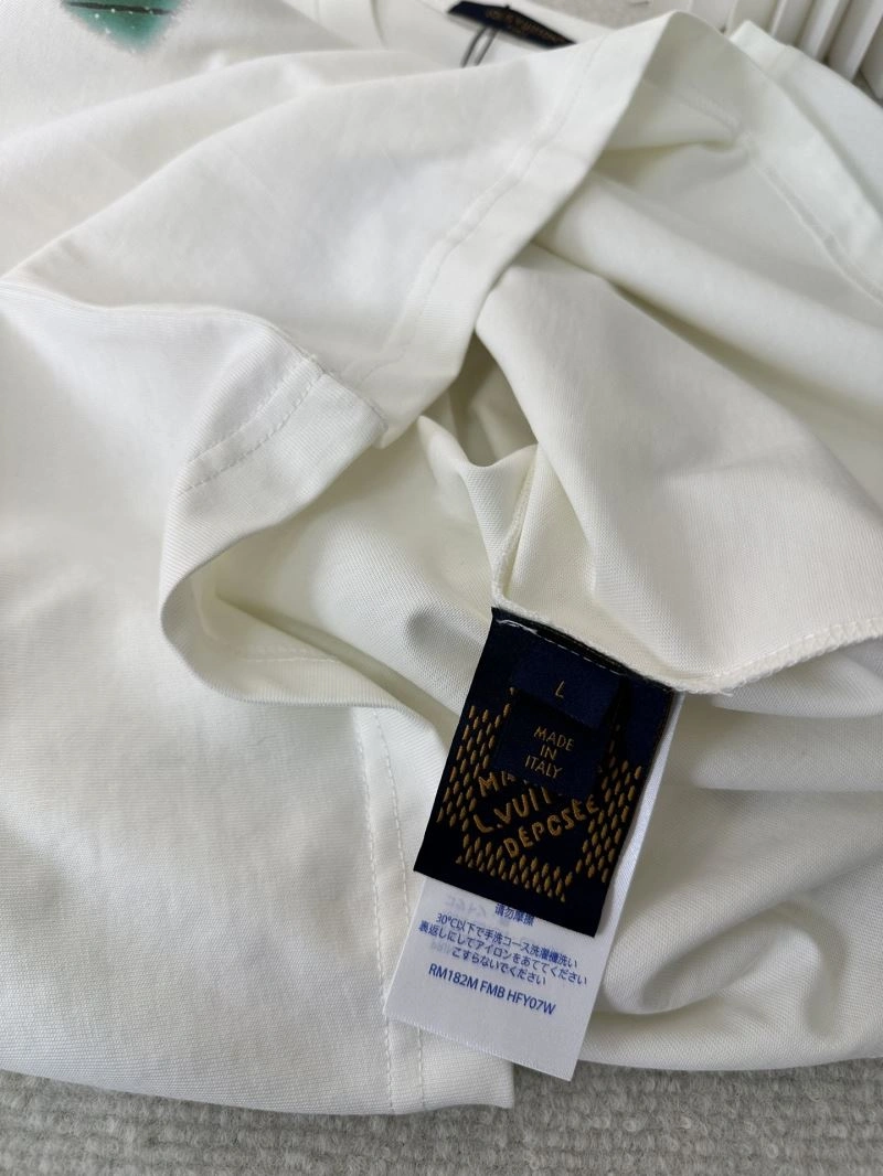 UrbanChic Louis Vuitton T-Shirts 132664
