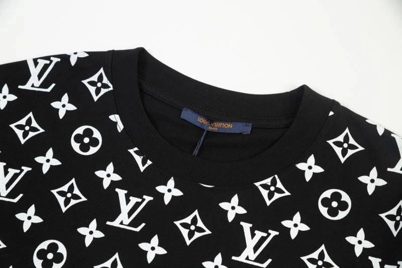 Louis Vuitton T-Shirts ComfortFit 132649