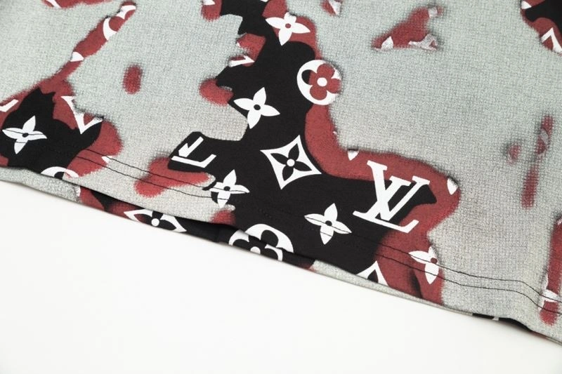 Louis Vuitton T-Shirts ComfortFit 132649