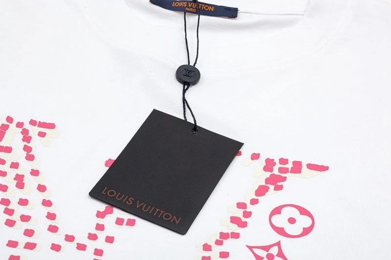 Louis Vuitton T-Shirts HighPerformance 132639