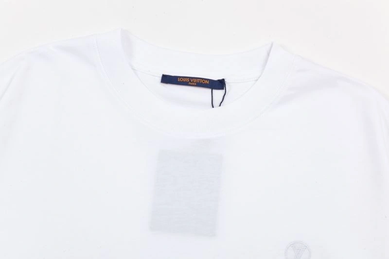 Bold Louis Vuitton T-Shirts 132636