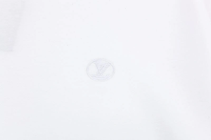 Bold Louis Vuitton T-Shirts 132636