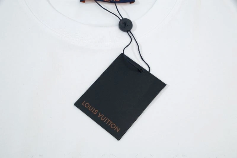 Louis Vuitton T-Shirts Minimalist 132616