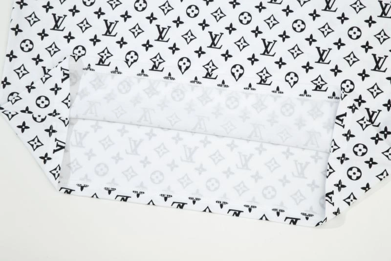Louis Vuitton T-Shirts Minimalist 132616