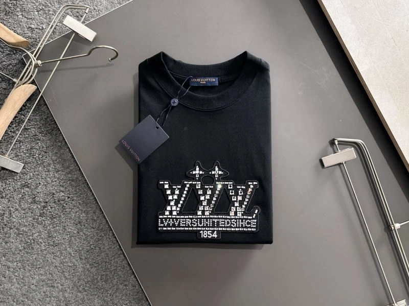 SoftTouch Louis Vuitton T-Shirts 132614