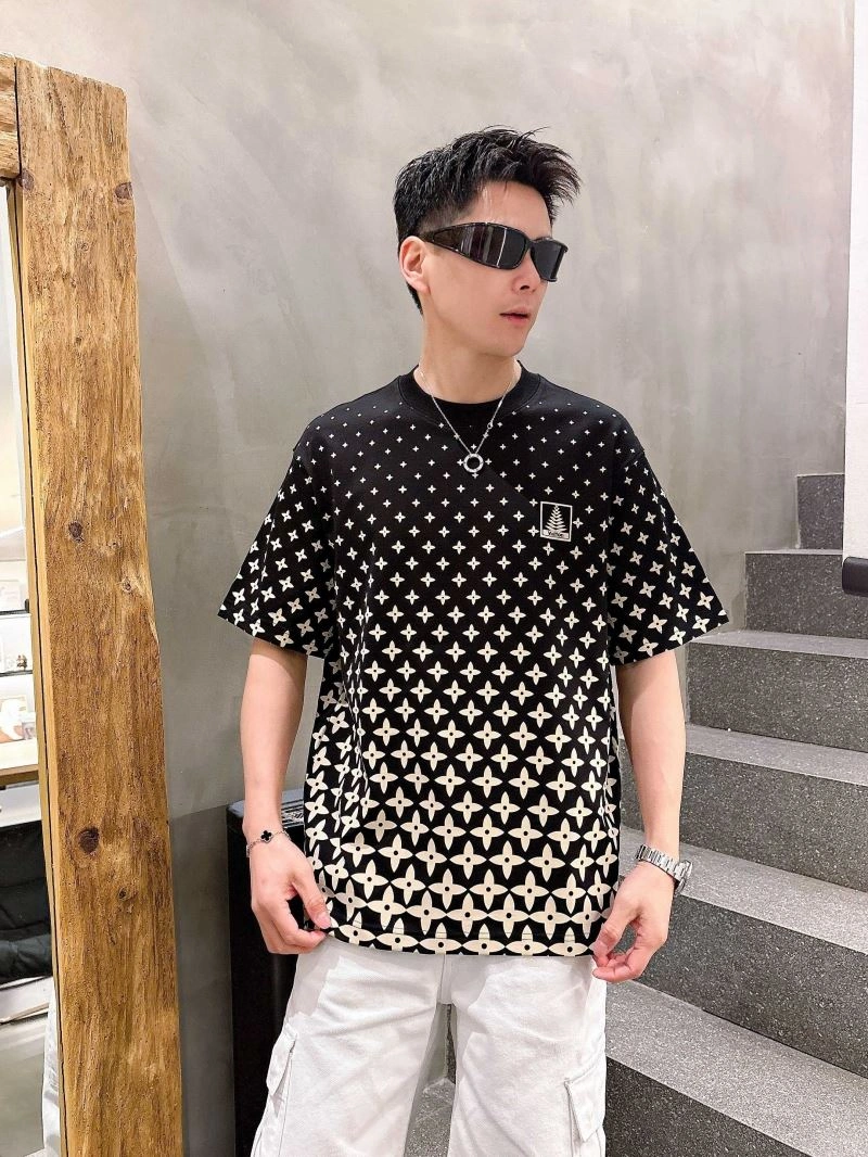 Breathable Louis Vuitton T-Shirts 132643
