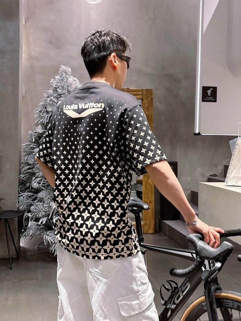 Breathable Louis Vuitton T-Shirts 132643