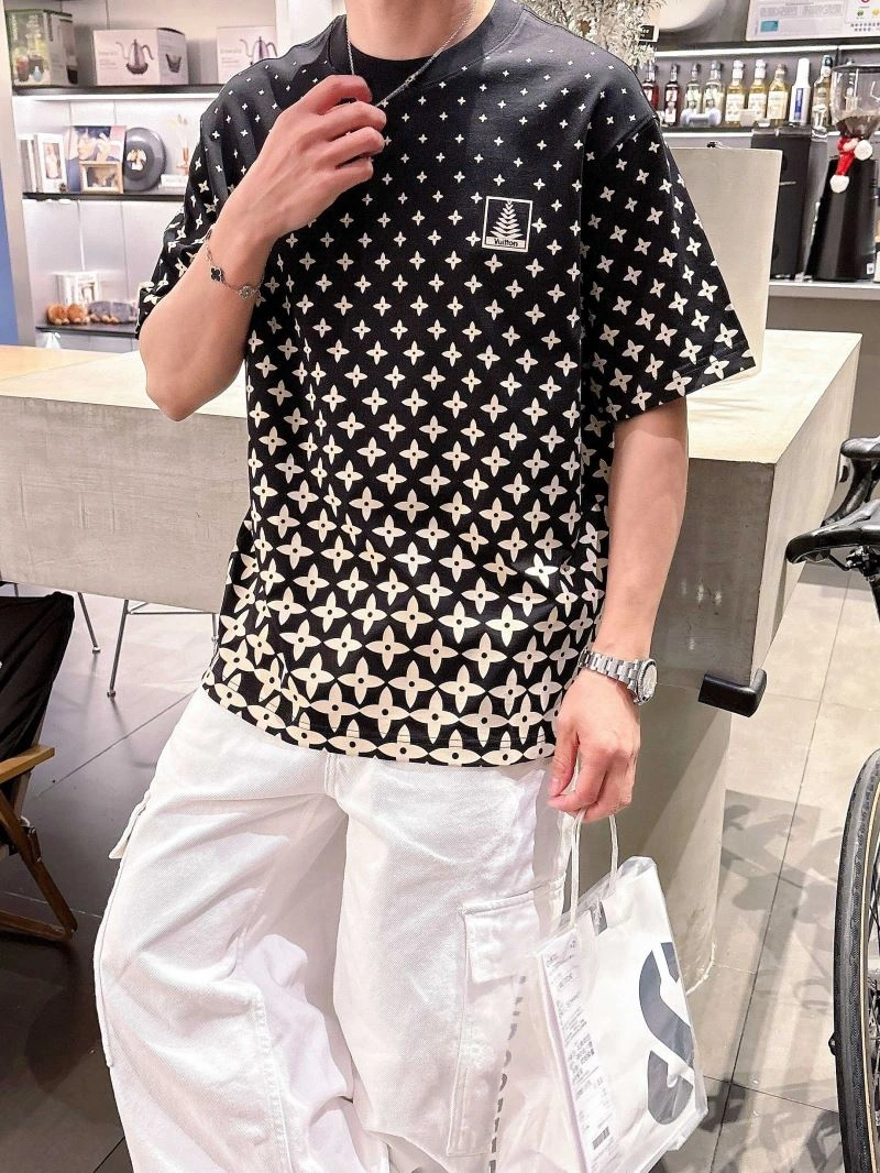 Breathable Louis Vuitton T-Shirts 132643