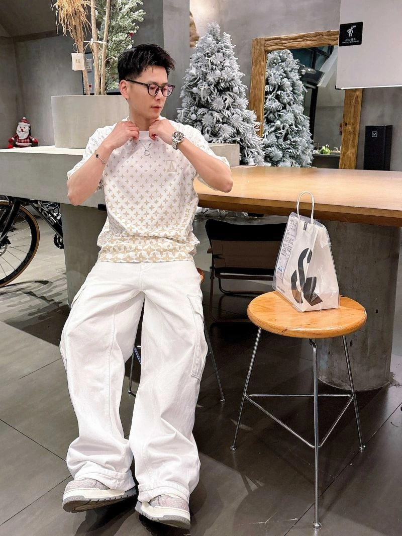 Louis Vuitton T-Shirts Seasonal 132625