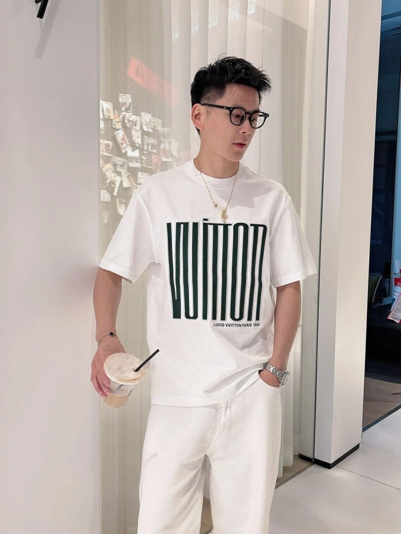 Stretchable Louis Vuitton T-Shirts 132632