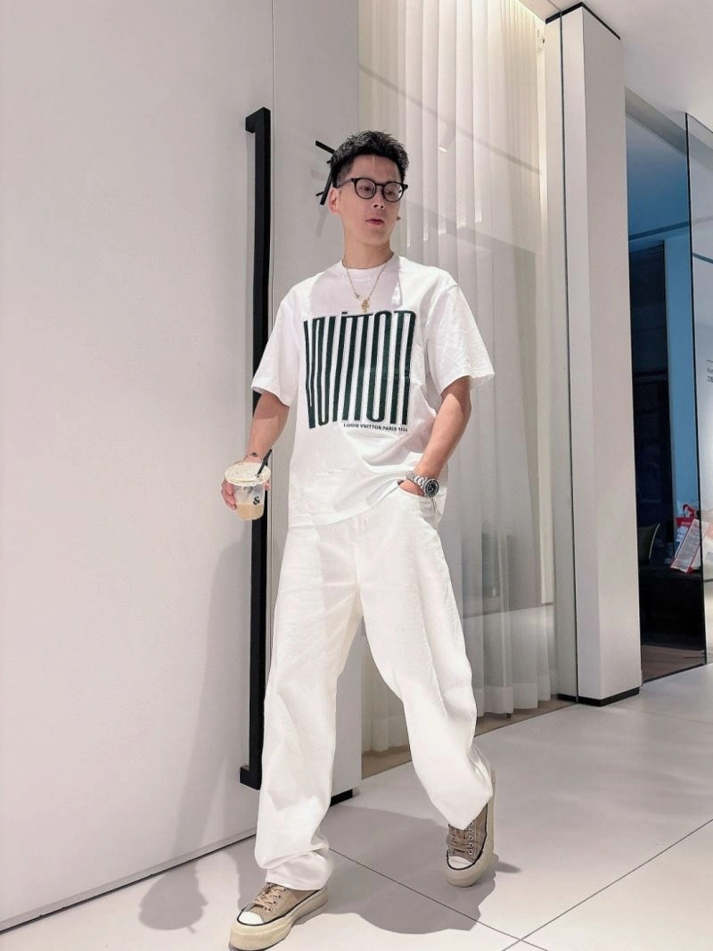 Stretchable Louis Vuitton T-Shirts 132632