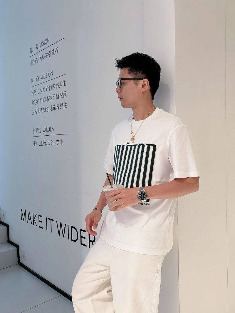 Stretchable Louis Vuitton T-Shirts 132632