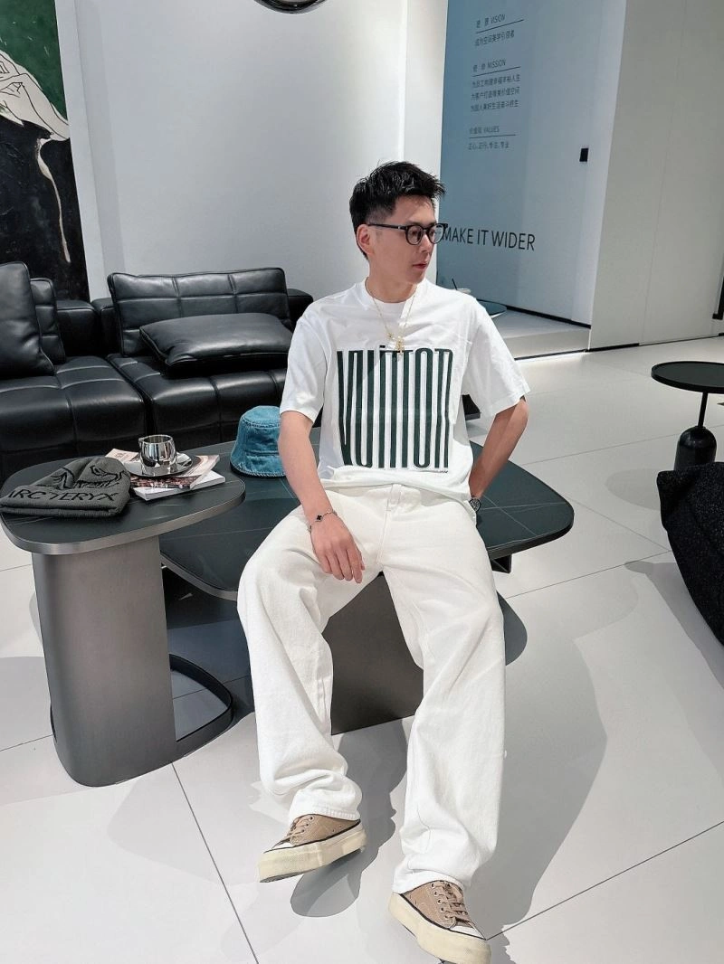Stretchable Louis Vuitton T-Shirts 132632