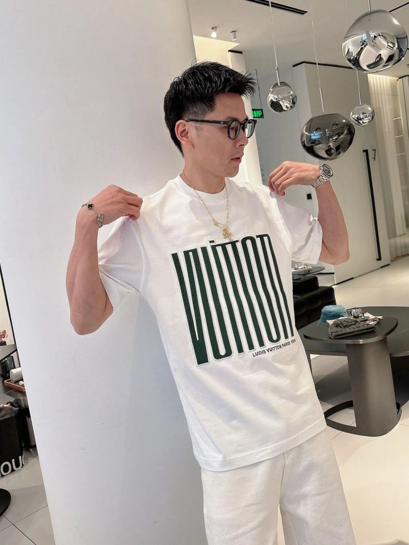 Stretchable Louis Vuitton T-Shirts 132632