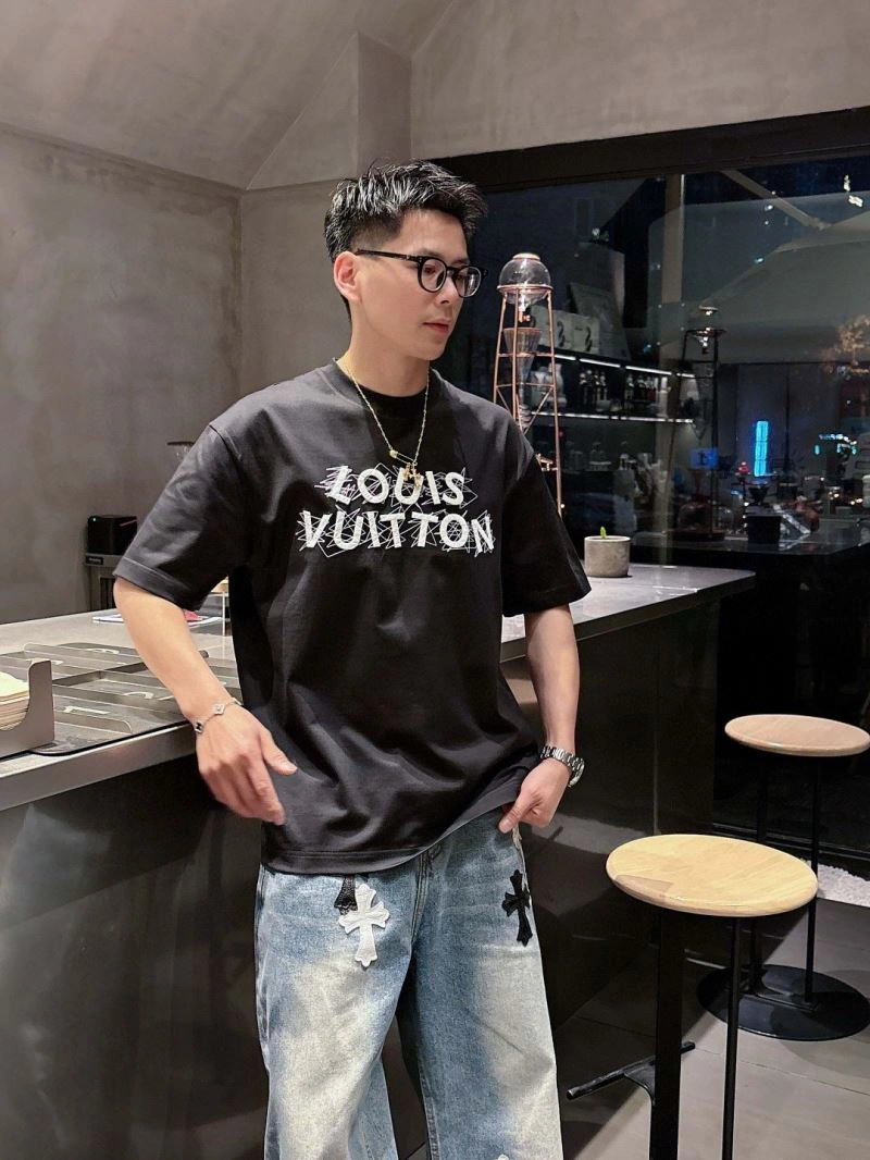 Louis Vuitton T-Shirts Refined 132618