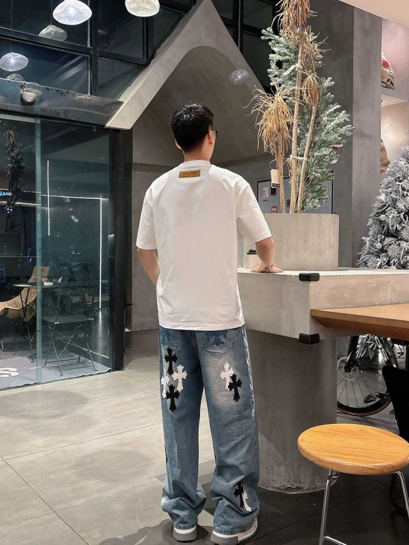 Functional Louis Vuitton T-Shirts 132637