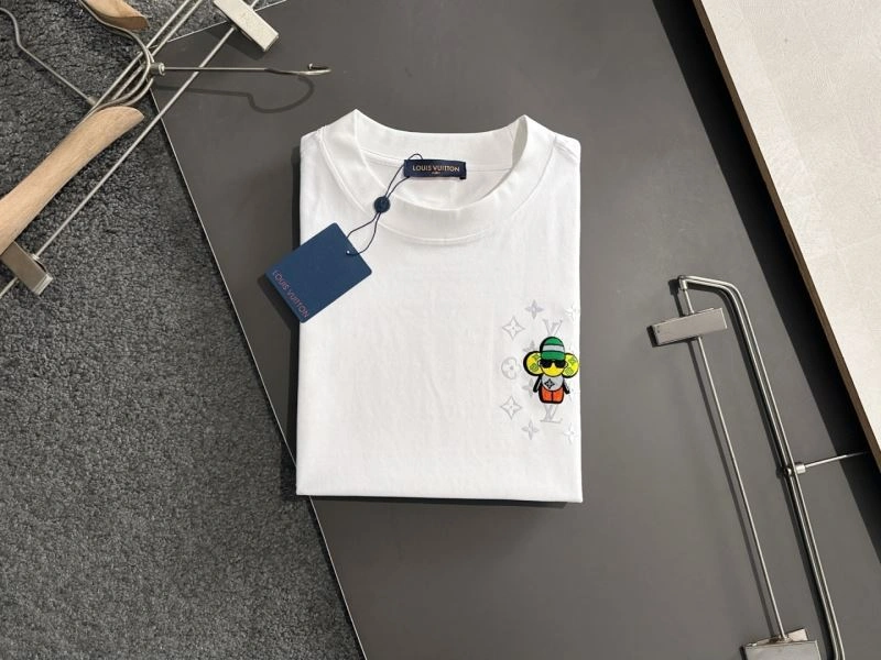 Louis Vuitton T-Shirts Sophisticated 132610