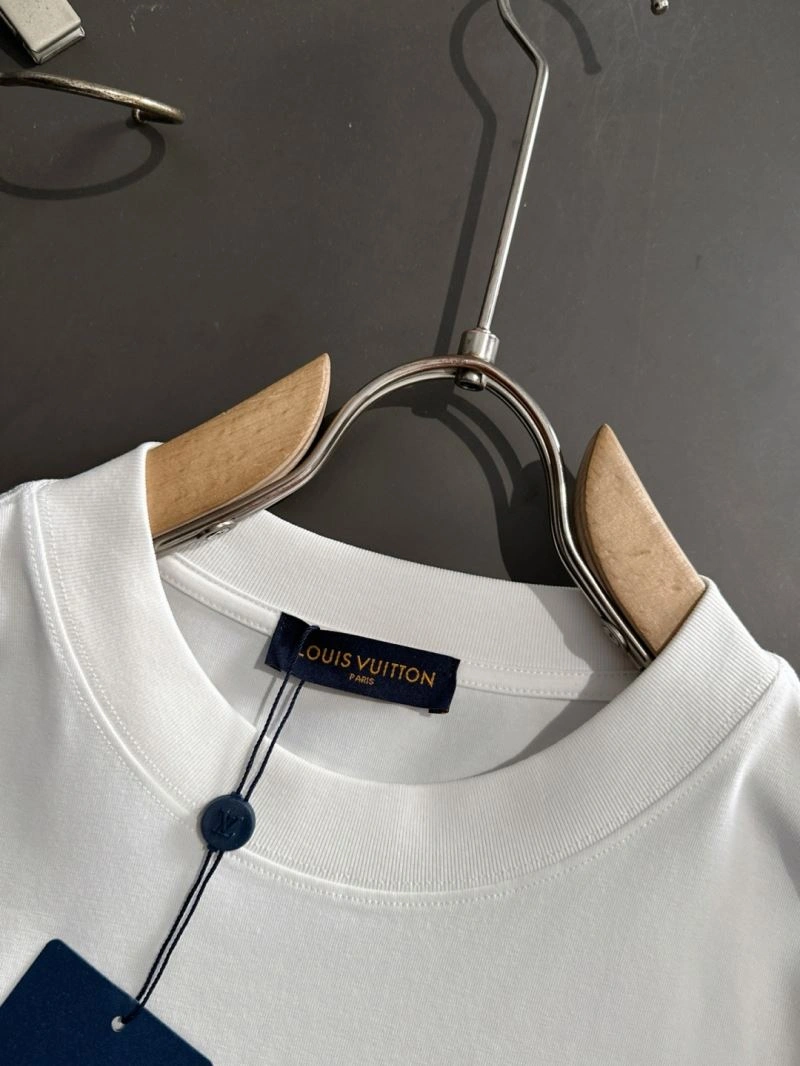 Louis Vuitton T-Shirts Sophisticated 132610