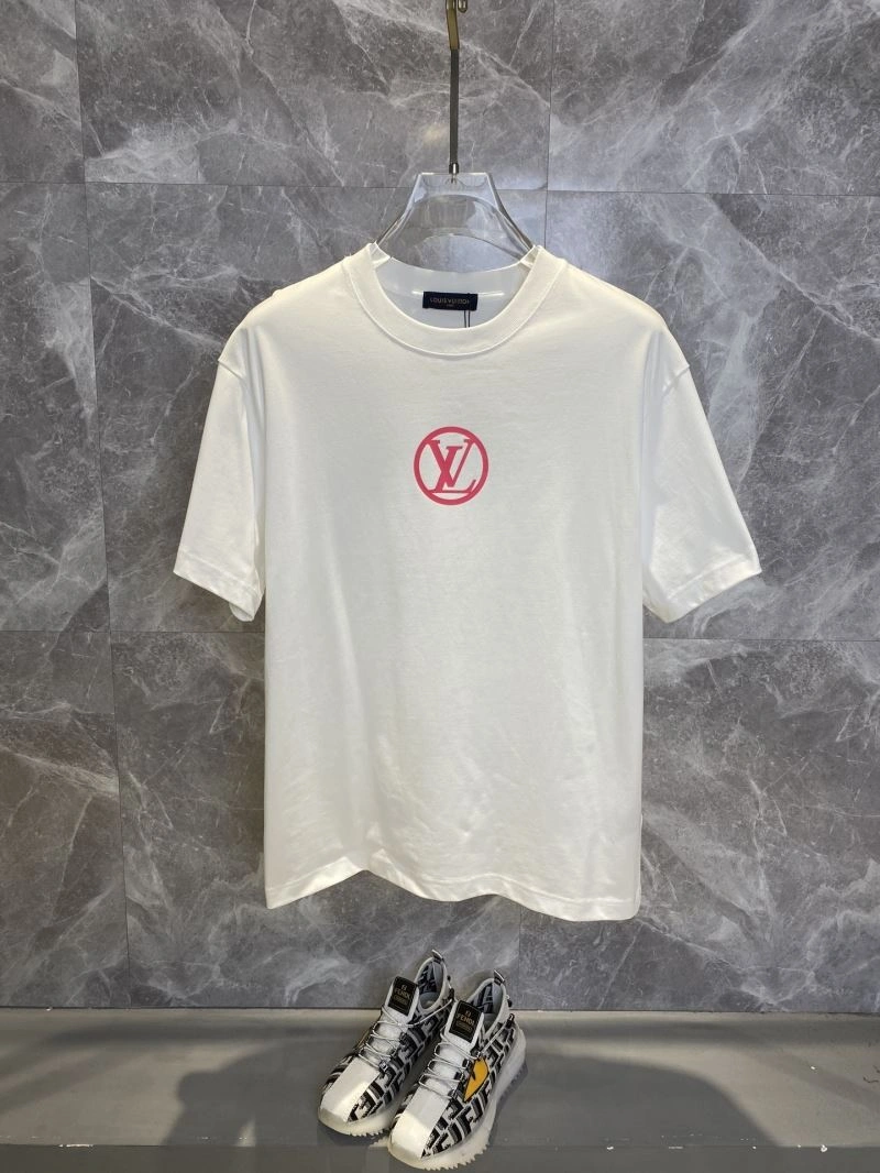 Louis Vuitton T-Shirts Casual 132608
