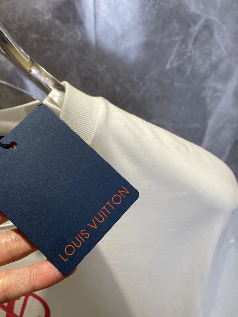 Louis Vuitton T-Shirts Casual 132608