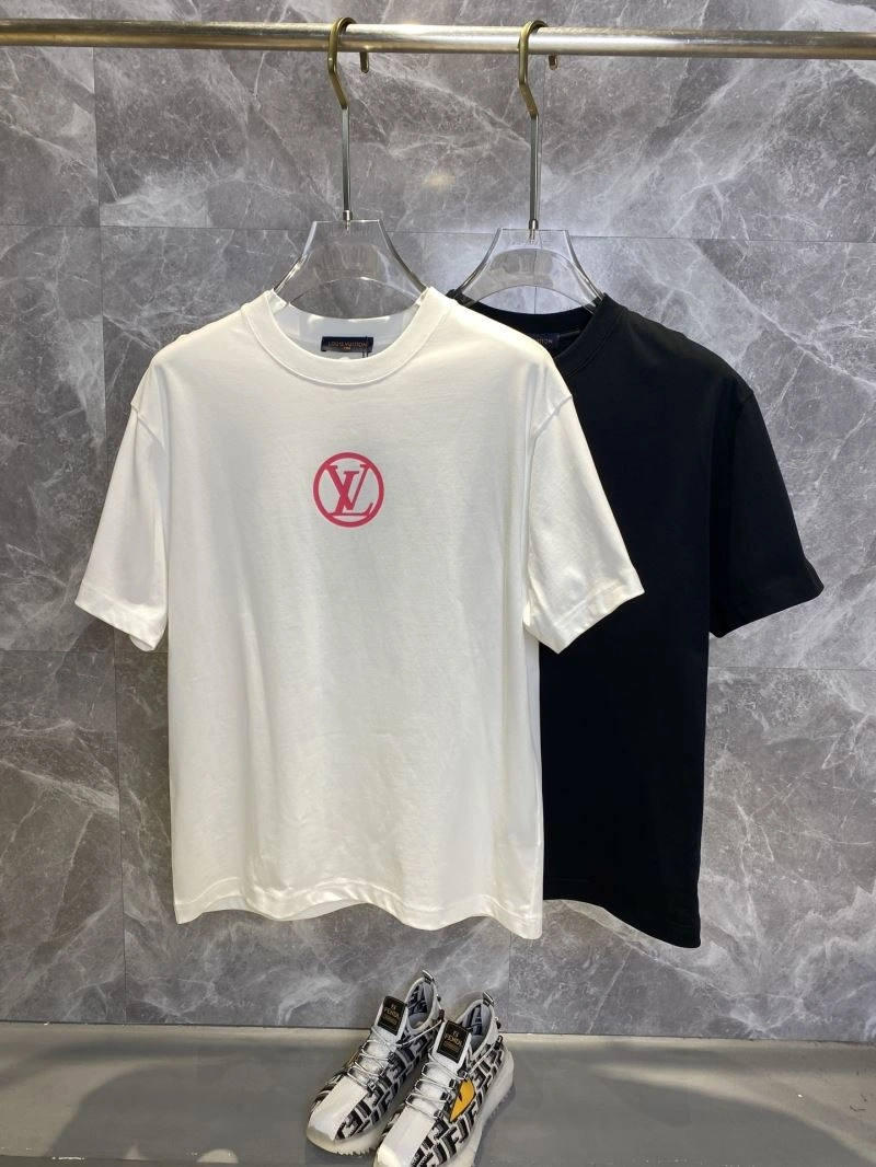 Louis Vuitton T-Shirts Casual 132608