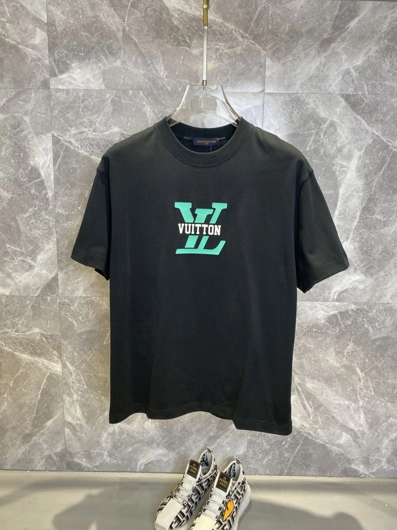 Classic Louis Vuitton T-Shirts 132607