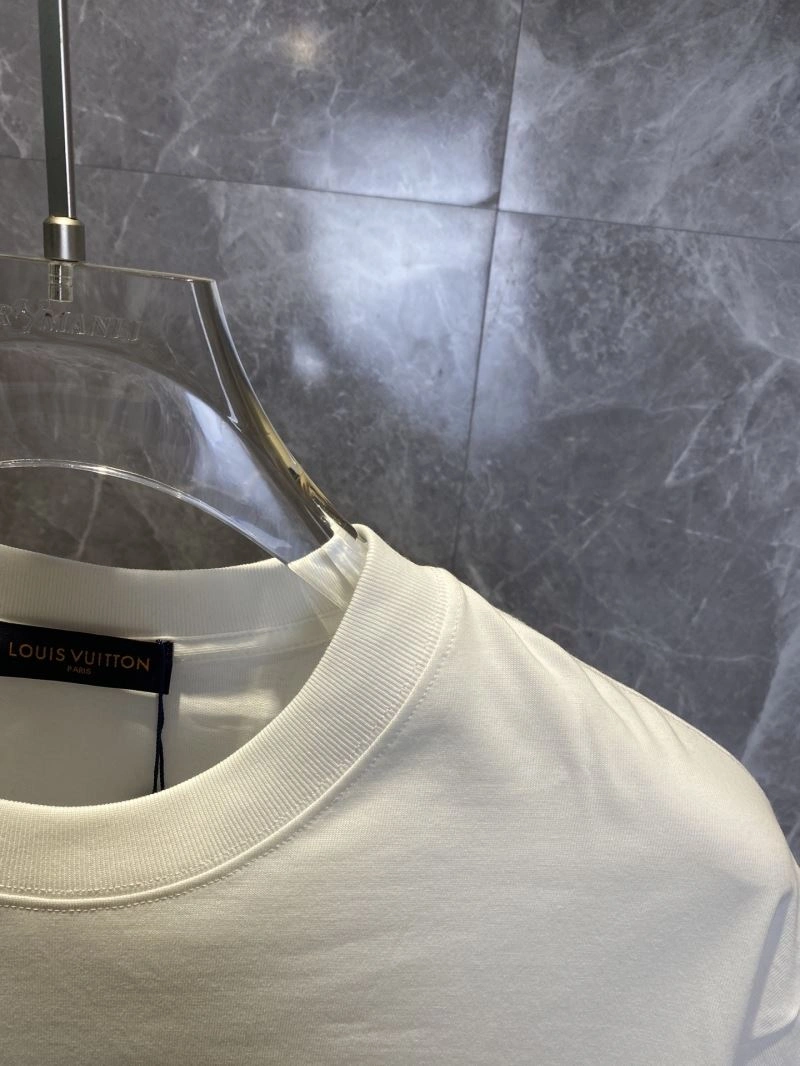 Classic Louis Vuitton T-Shirts 132607