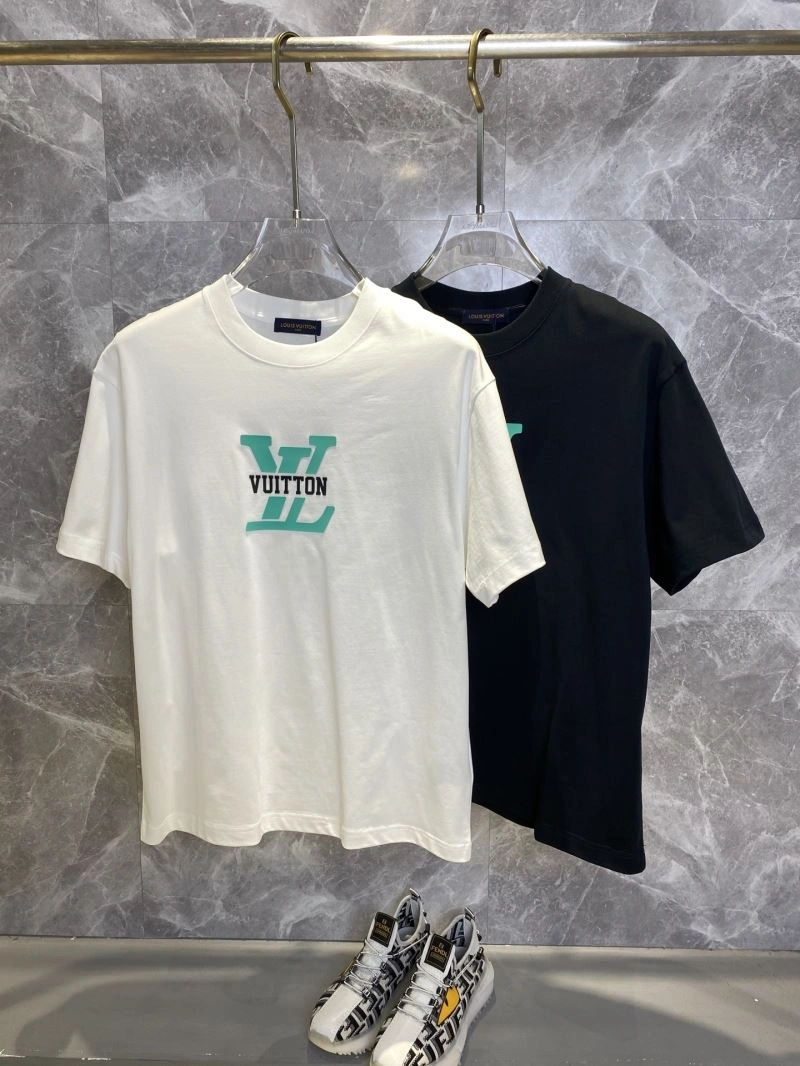 Classic Louis Vuitton T-Shirts 132607