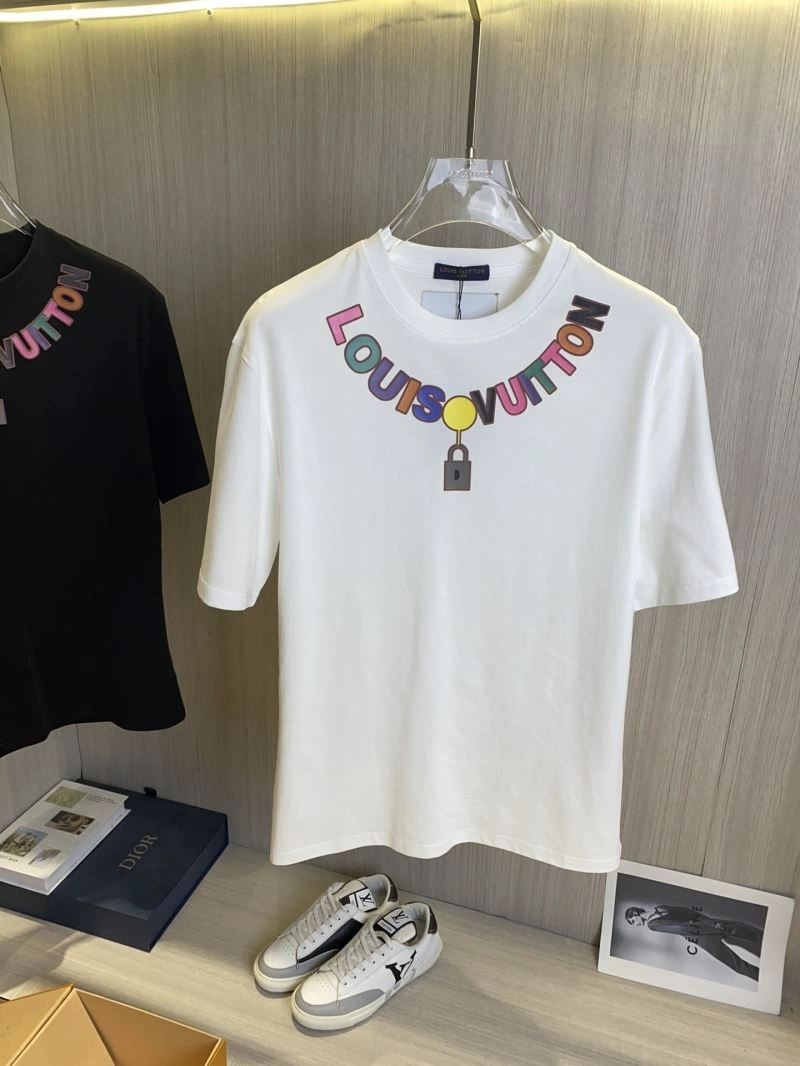 WrinkleFree Louis Vuitton T-Shirts 132595
