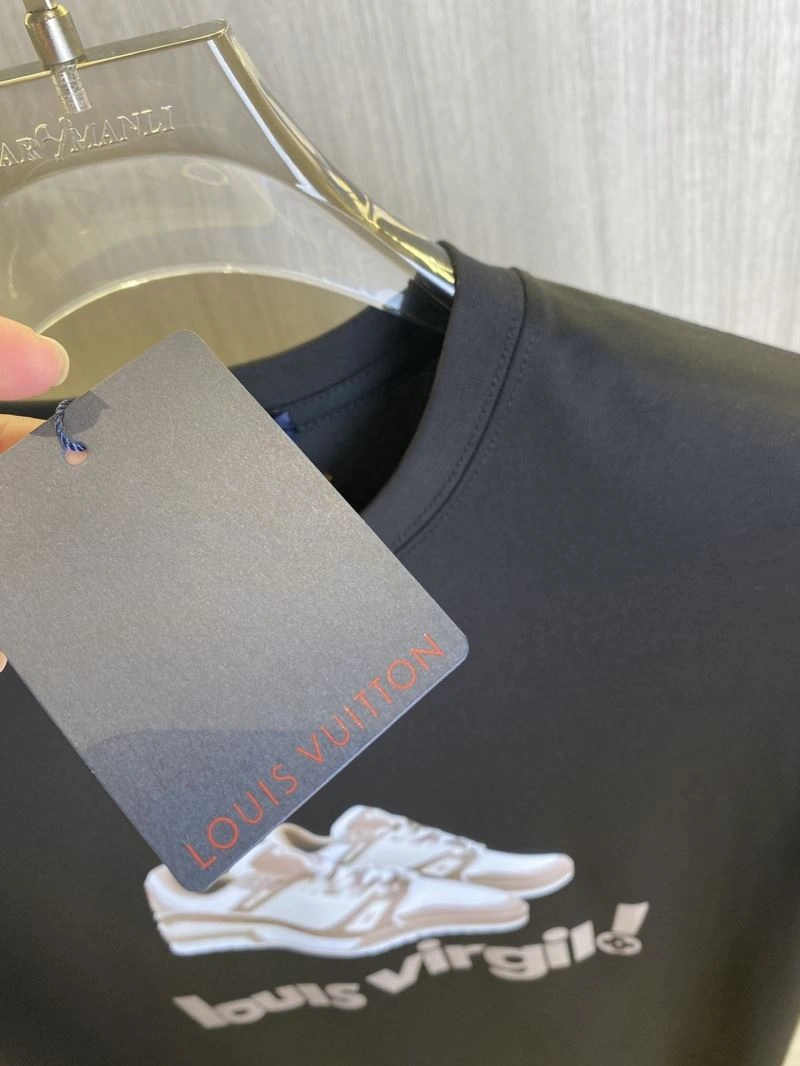 Timeless Louis Vuitton T-Shirts 132598