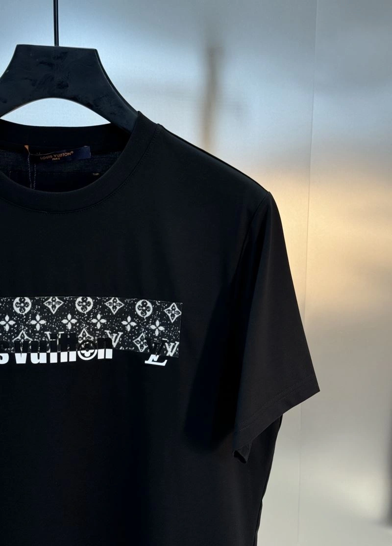 Louis Vuitton T-Shirts Youthful 132599